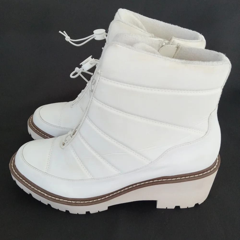 BLONDO Daisy Waterproof Lug Sole Boot In White Nylon Women's Size 8M